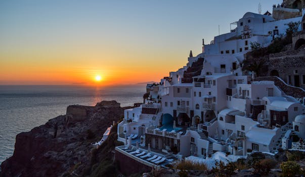 Santorini Villas With Dome Roof Terraces and Sea-Edge Pools